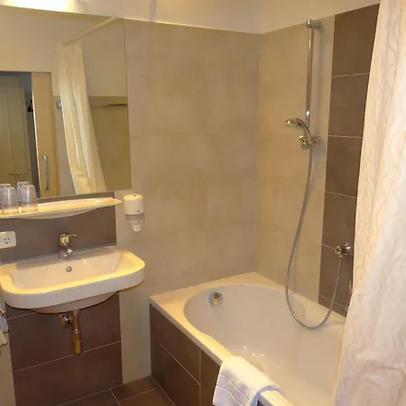 Noella Guest house