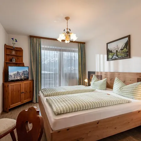 Noella Guest house