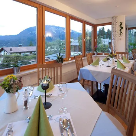 Noella Guest house