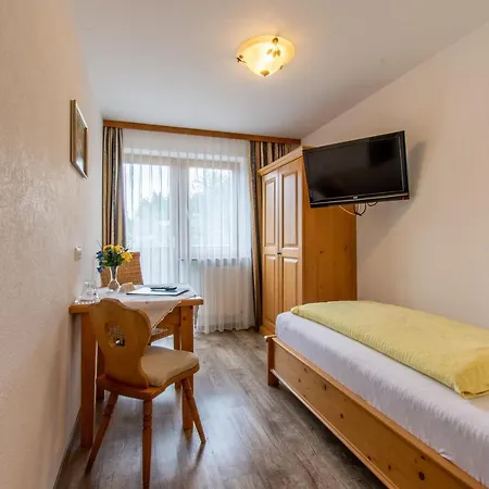 Noella Guest house