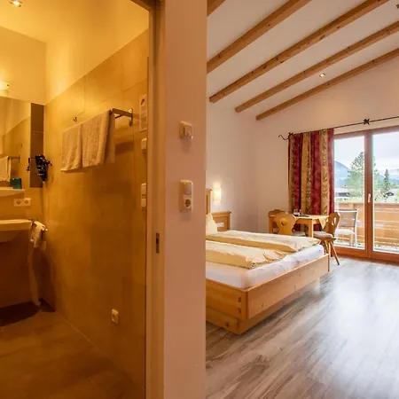 Noella Guest house