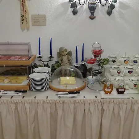 Noella Guest house *